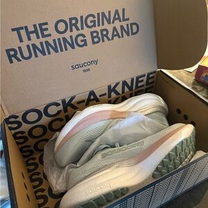 Saucony Women's Ride19 road running shoe